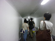 華厳の滝。通路は約１２℃。とっても涼しかった～！というか寒いくらいでした((+_+))